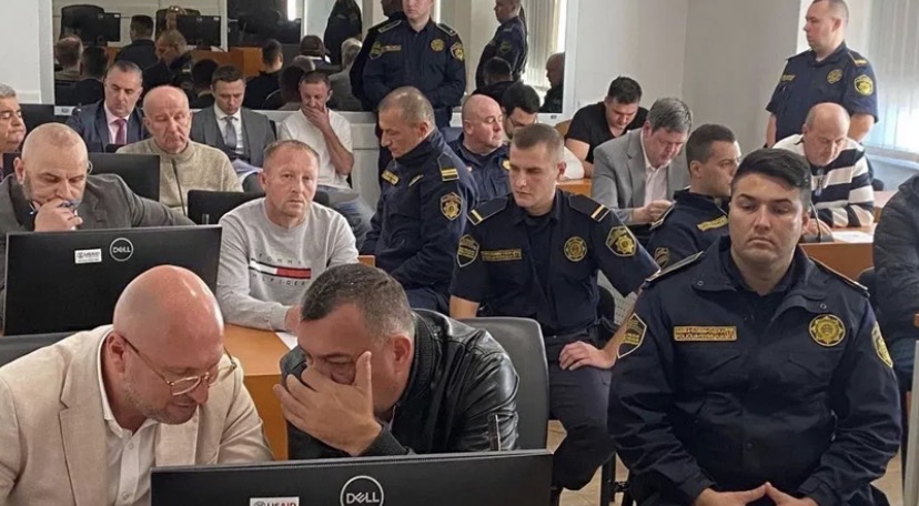 Zbog podvođenja maloljetnica u Tuzli jedan policajac dobio otkaz, dvojica novčano kažnjena